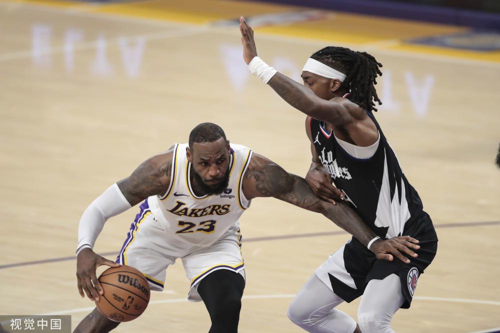 球迷们将继 球迷们将继